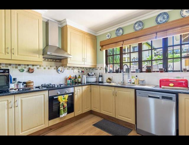 2 BEDROOM TOWNHOUSE FOR SALE IN EAGLE RIDGE ESTATE